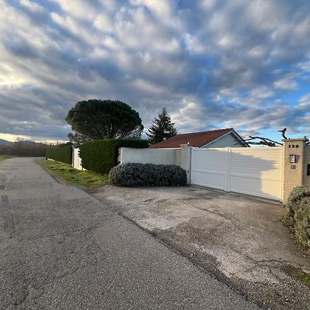 Hotel La Parenthese à Auberives-sur-Vareze Extérieur photo