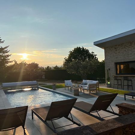 Hotel La Parenthese à Auberives-sur-Vareze Extérieur photo
