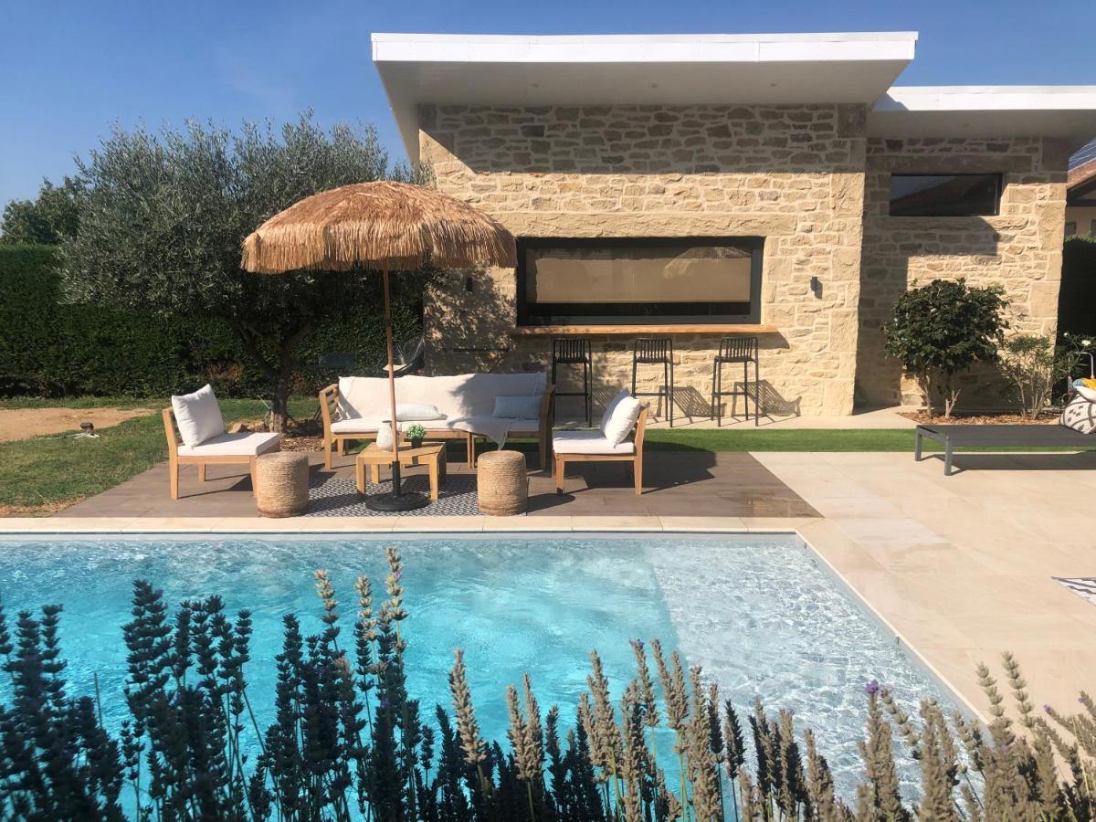 Hotel La Parenthese à Auberives-sur-Vareze Extérieur photo