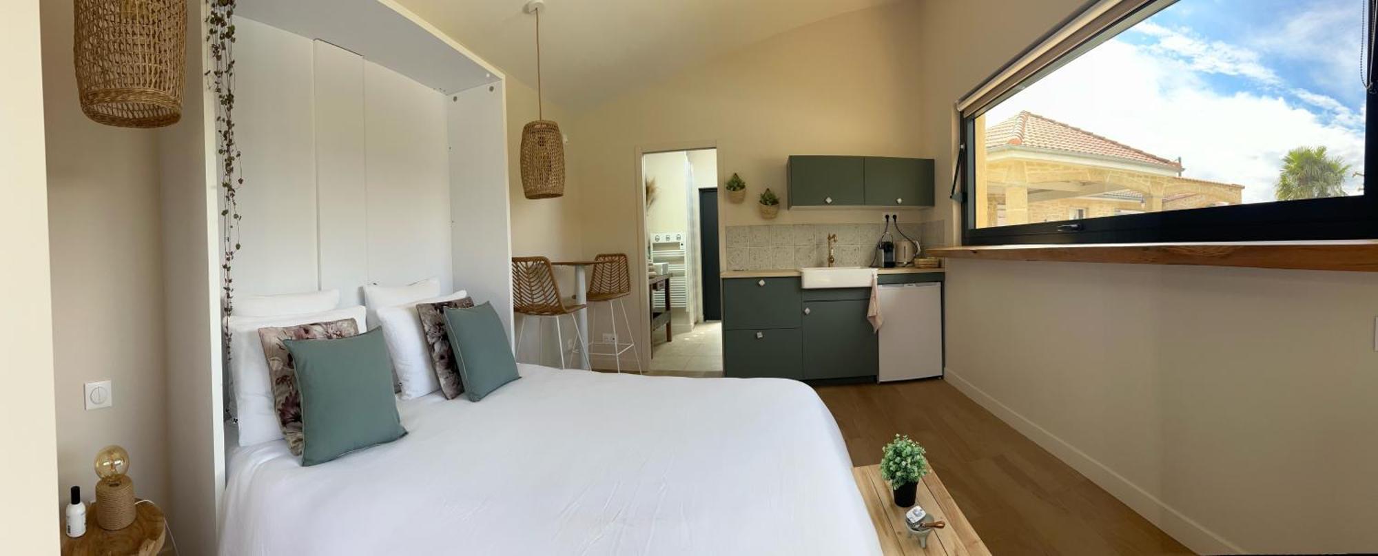 Hotel La Parenthese à Auberives-sur-Vareze Extérieur photo